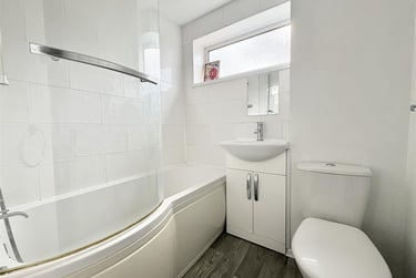 3 bed house, Osprey Close, Clifton, Nottingham, NG118SX - Image 9